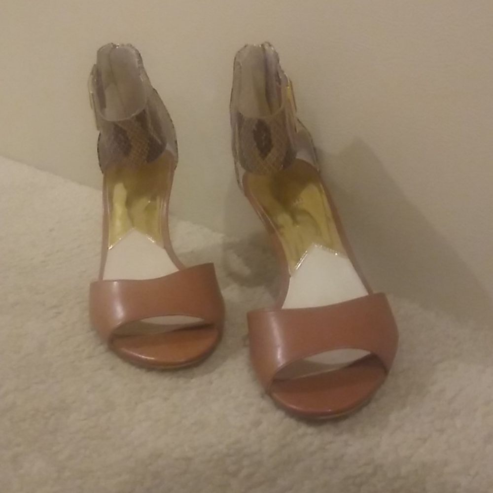 Sandals - Picture 2 of 3